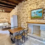 Lithari Suites
